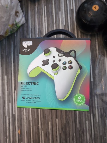 Wired controller ion white - wired,